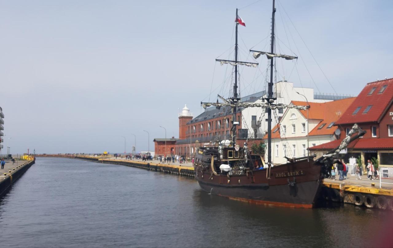 Pokoje Goscinne Galeon W Darlowku Ujście-Darłowskie Exterior foto