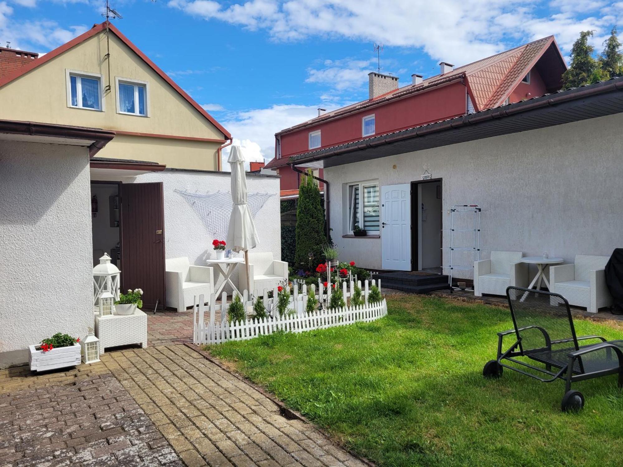 Pokoje Goscinne Galeon W Darlowku Ujście-Darłowskie Exterior foto